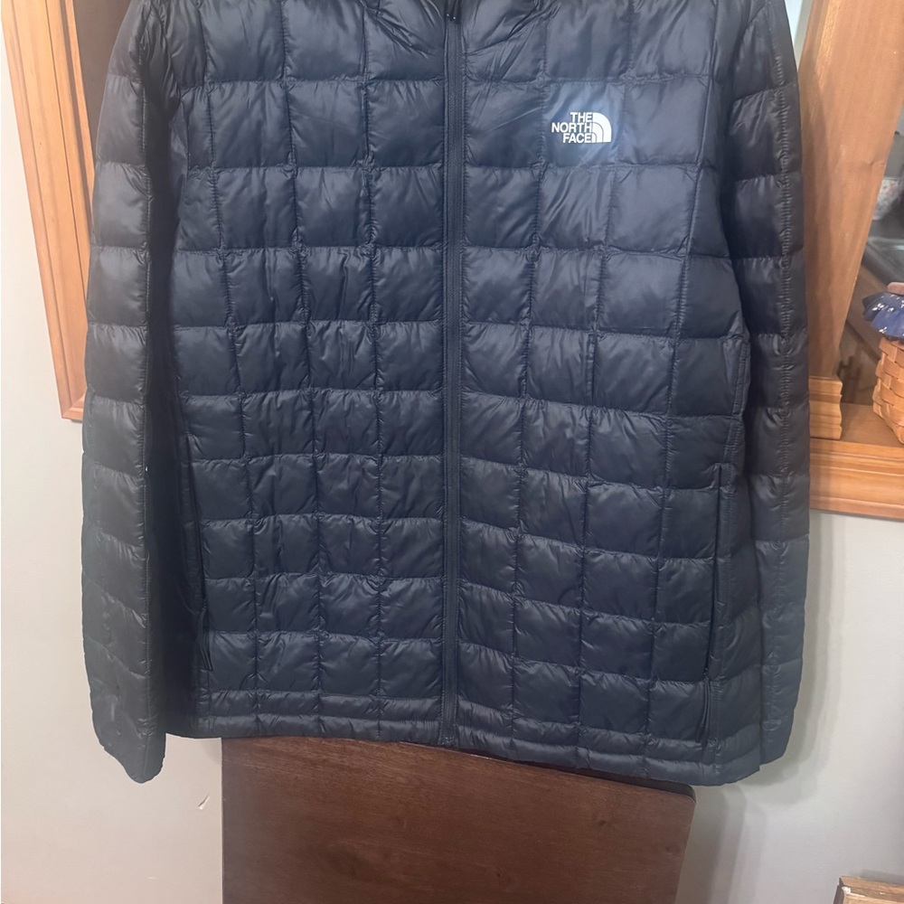 The North Face Men's Dark Gray Puffer Jacket